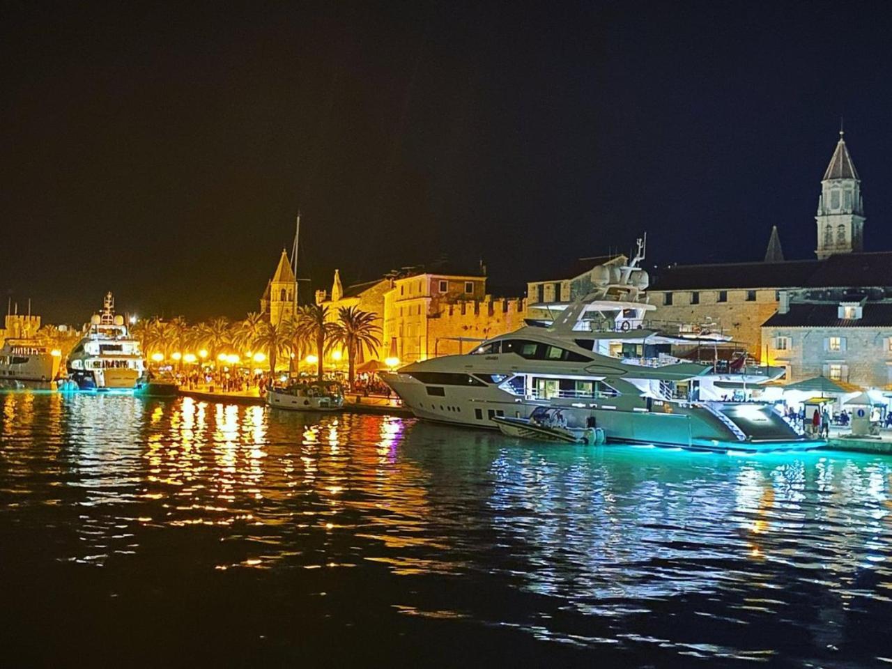 Apartment Capo Residence - Old Town - Parking Trogir Kültér fotó