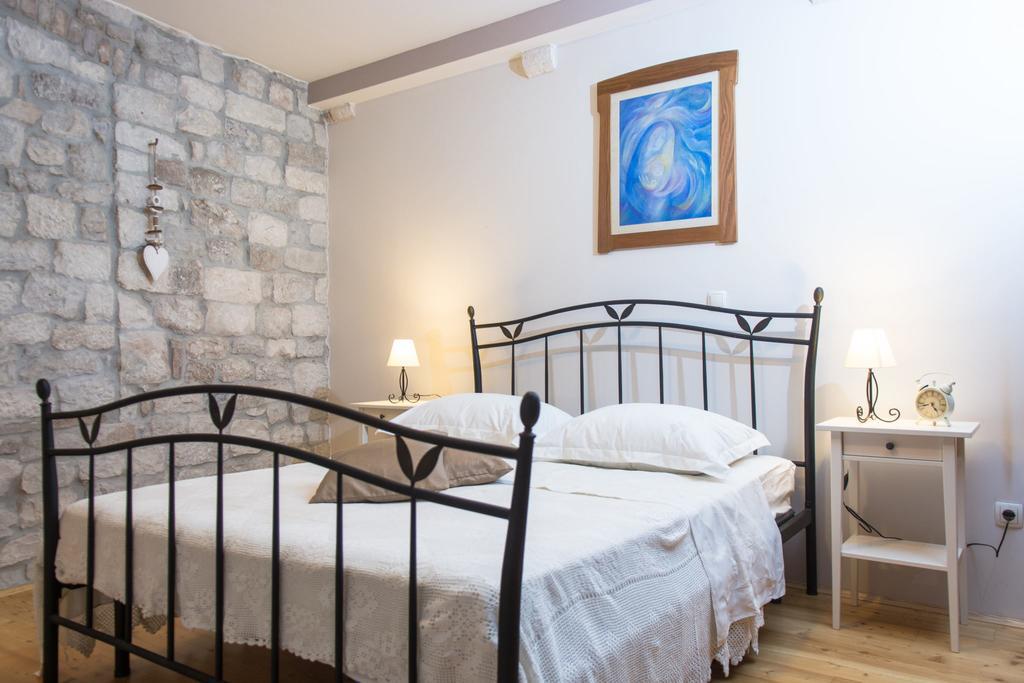 Apartment Capo Residence - Old Town - Parking Trogir Kültér fotó