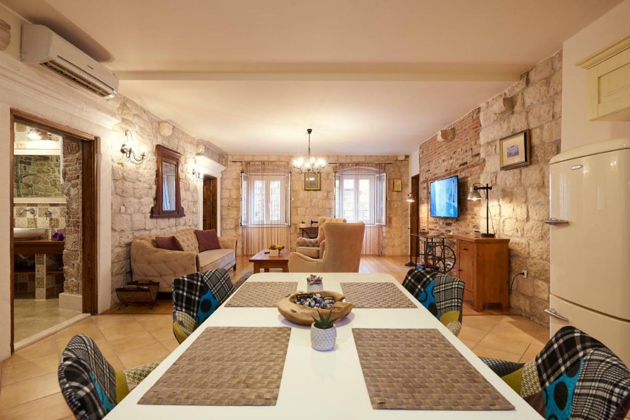 Apartment Capo Residence - Old Town - Parking Trogir Kültér fotó