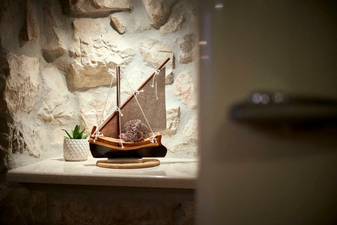 Apartment Capo Residence - Old Town - Parking Trogir Kültér fotó