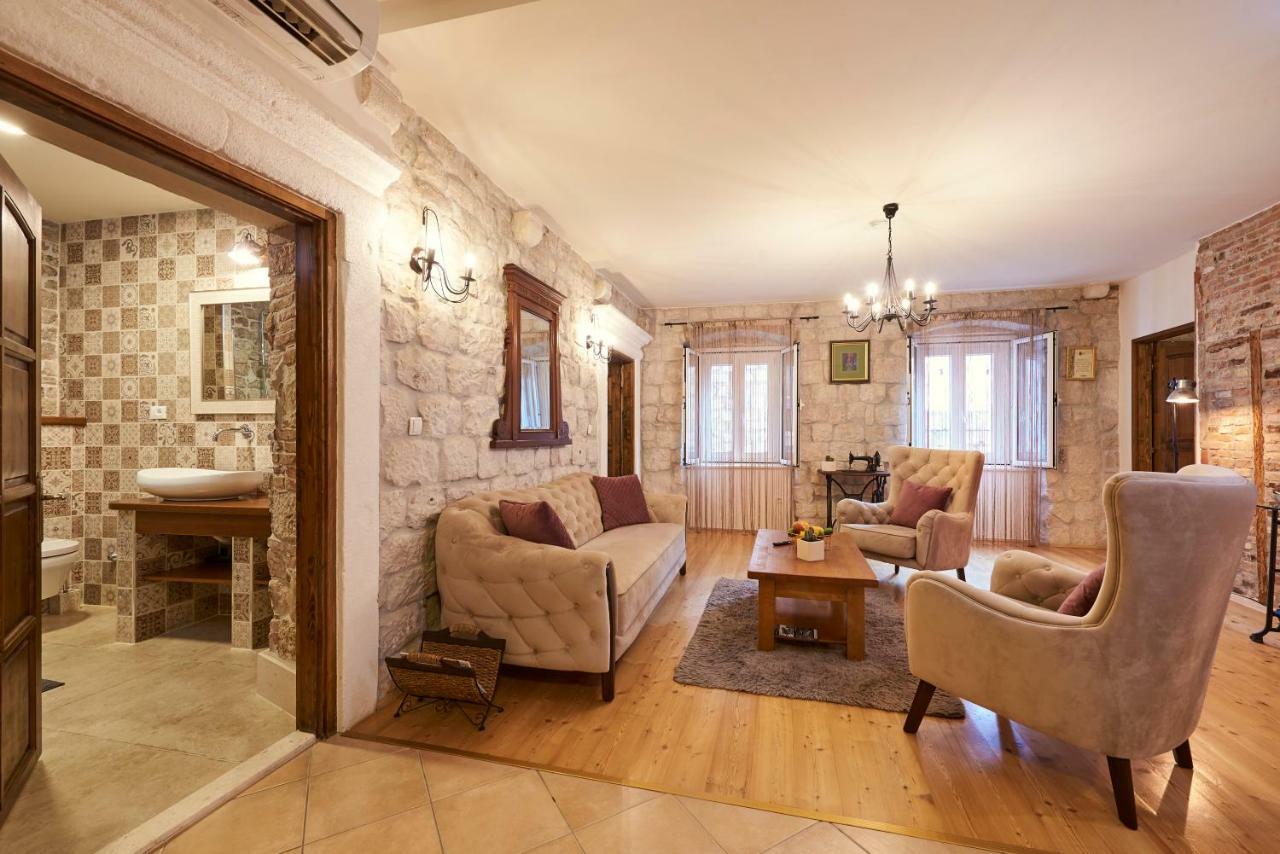 Apartment Capo Residence - Old Town - Parking Trogir Kültér fotó