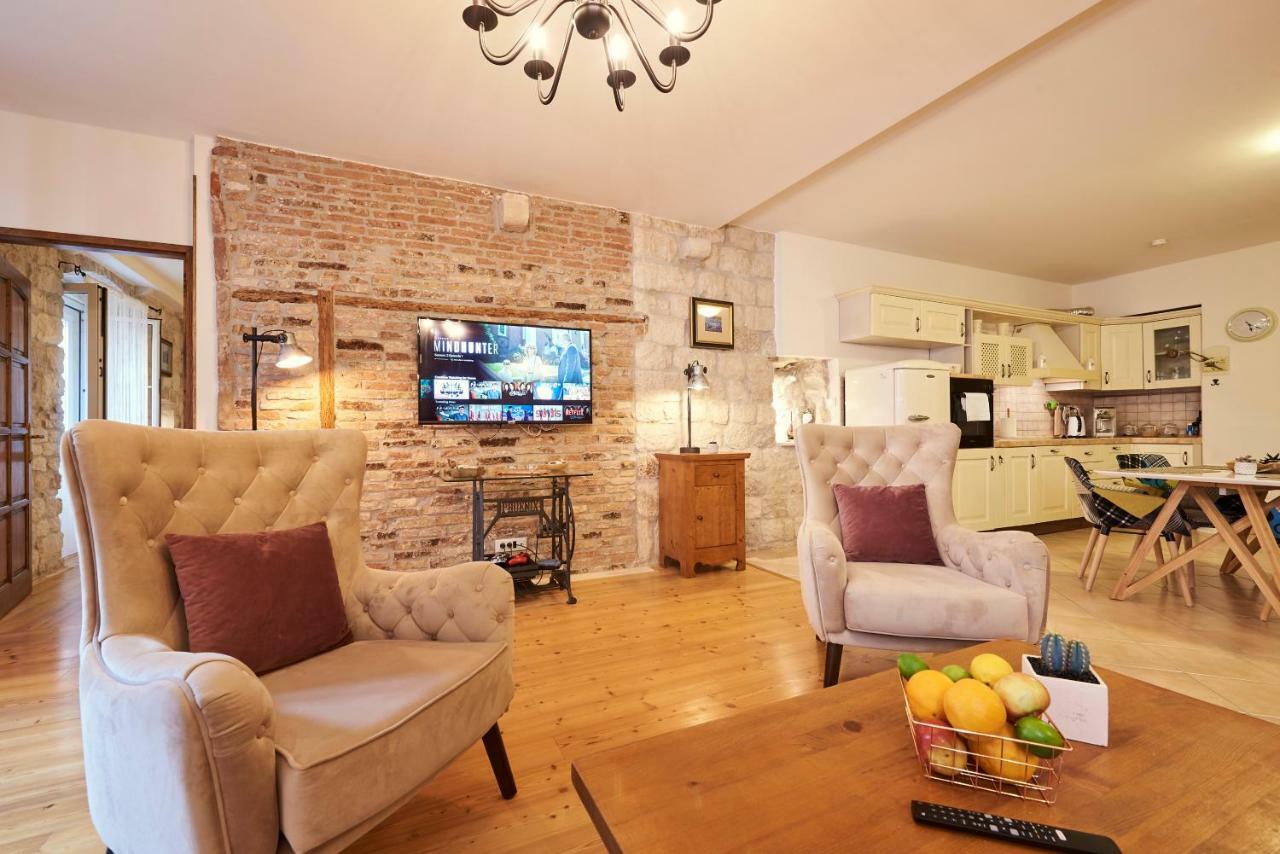 Apartment Capo Residence - Old Town - Parking Trogir Kültér fotó