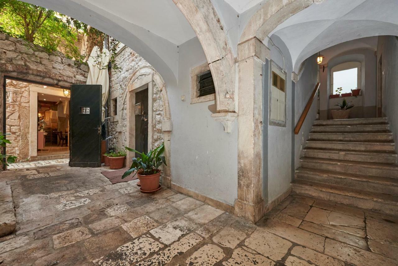 Apartment Capo Residence - Old Town - Parking Trogir Kültér fotó