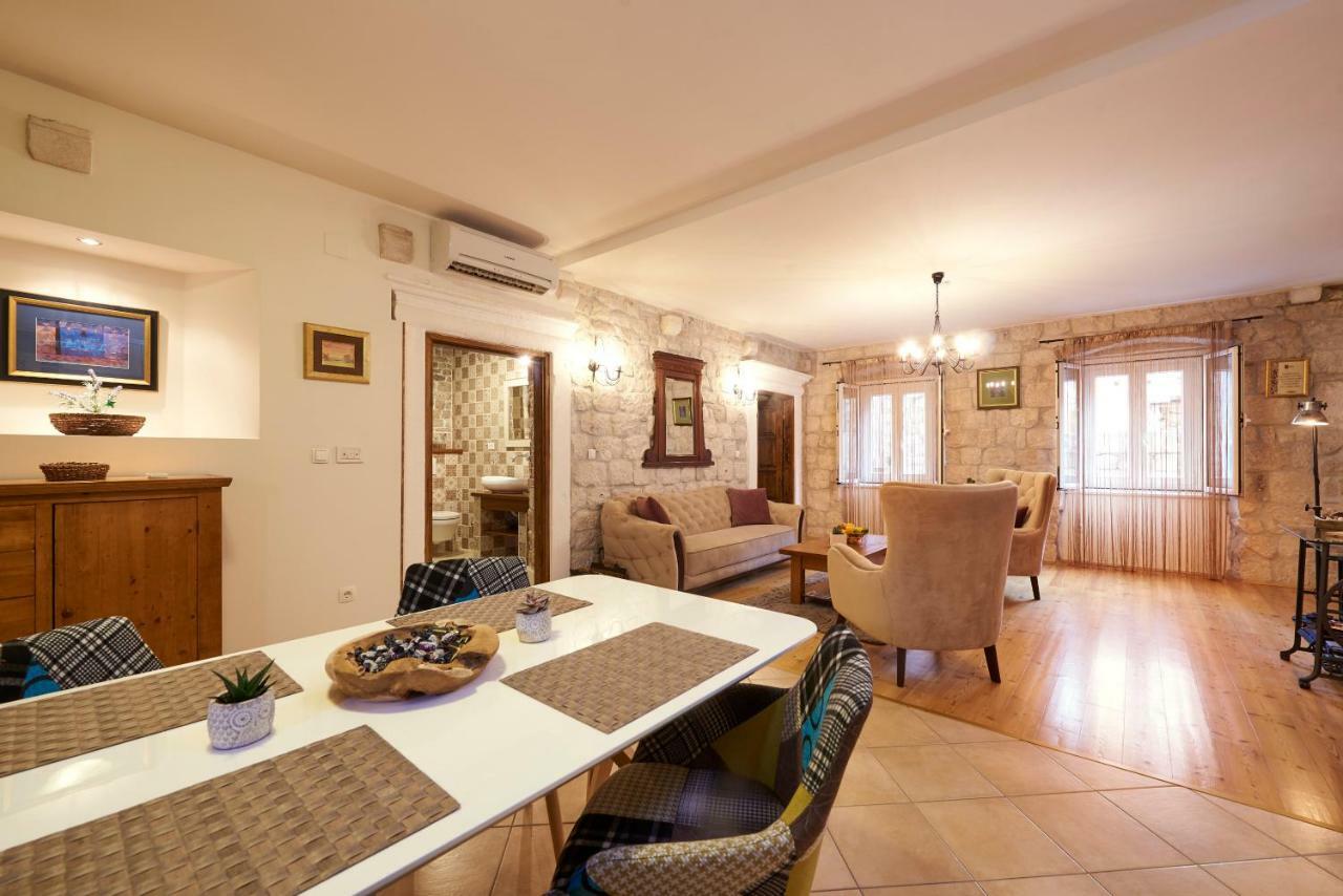 Apartment Capo Residence - Old Town - Parking Trogir Kültér fotó