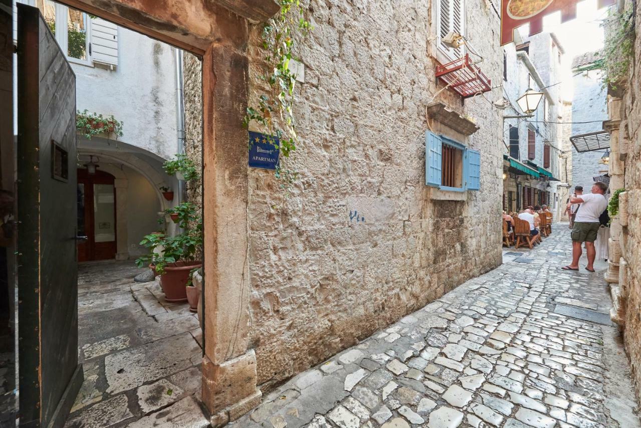 Apartment Capo Residence - Old Town - Parking Trogir Kültér fotó