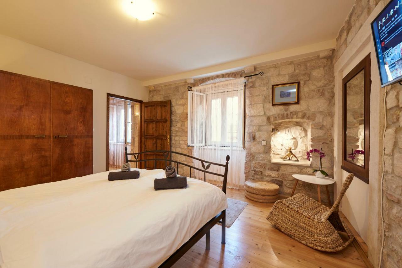 Apartment Capo Residence - Old Town - Parking Trogir Kültér fotó